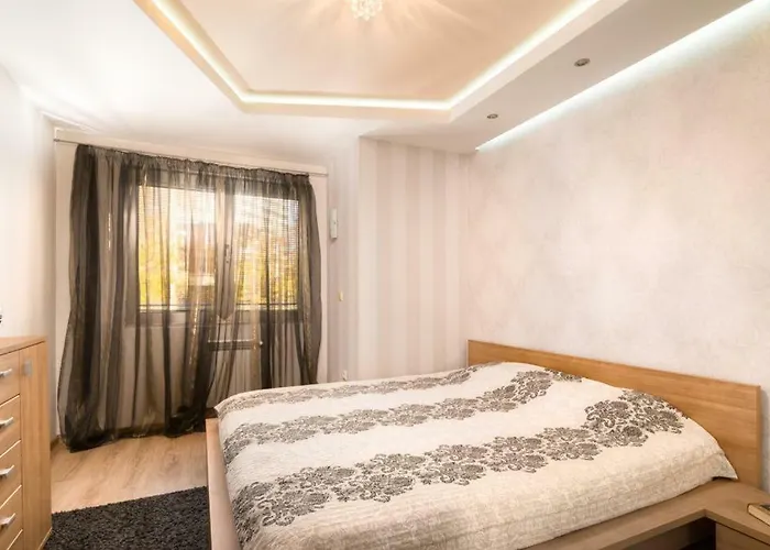 And Cozy Flat In The Center *